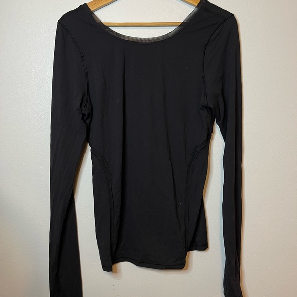 Lululemon long sleeve work out top size M/L - Picture 3 of 5